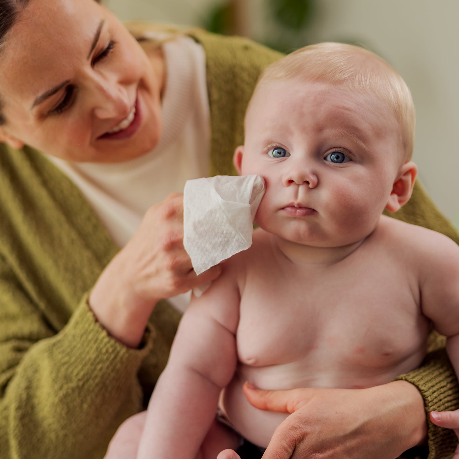 DYPER_Baby_Wipes_Lifestyle_4.jpg