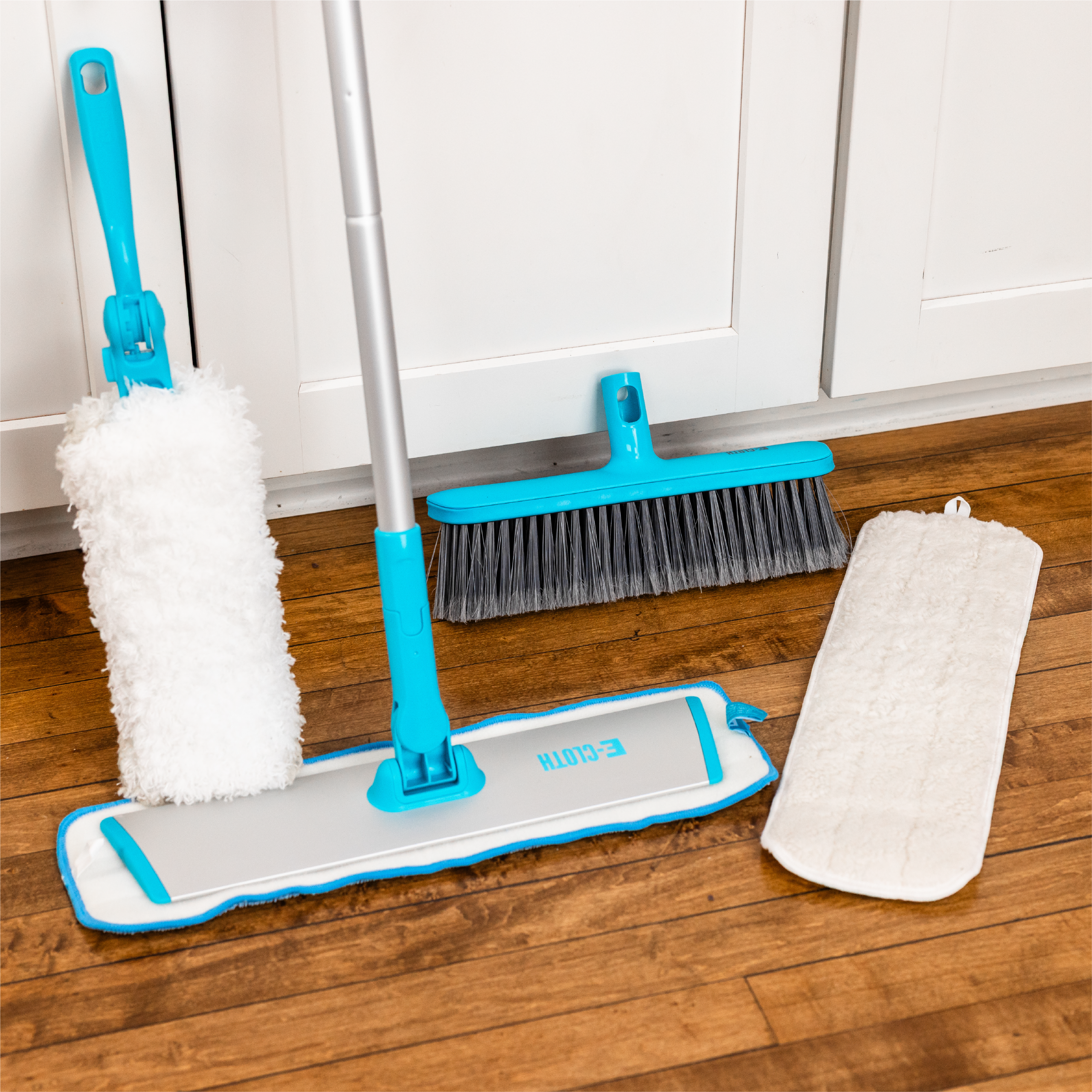E-Cloth_Easy-Click-Mop_Lifestyle_7.png