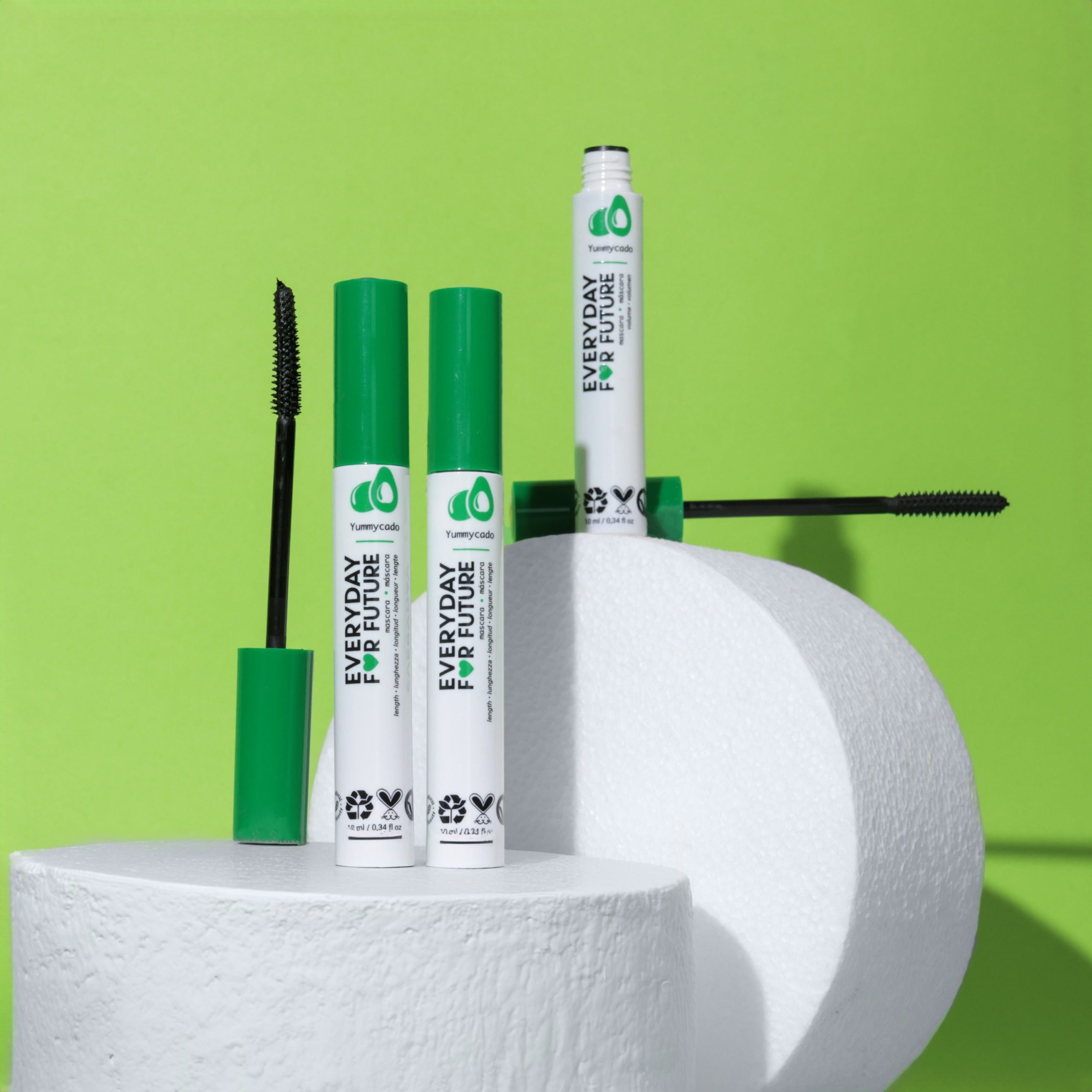 EFF_AvocadoVolumizingMascara_Avo-Lume_Lifestyle3.jpg