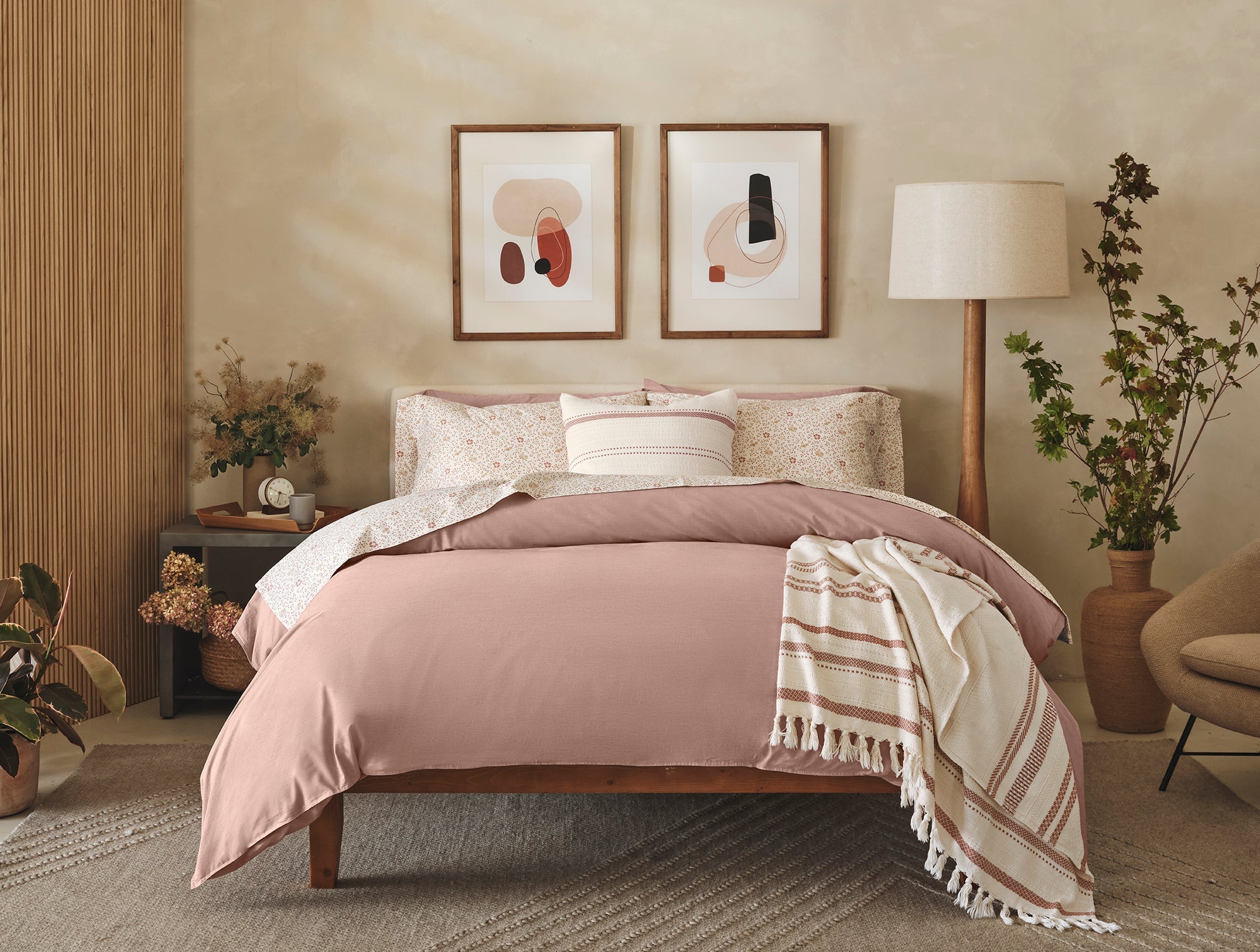 FA25_EEcom_PrintPercaleBed_PralineMeadow_A_066_ae73107f-5f18-461f-86fa-7e23962ebd4a.jpg
