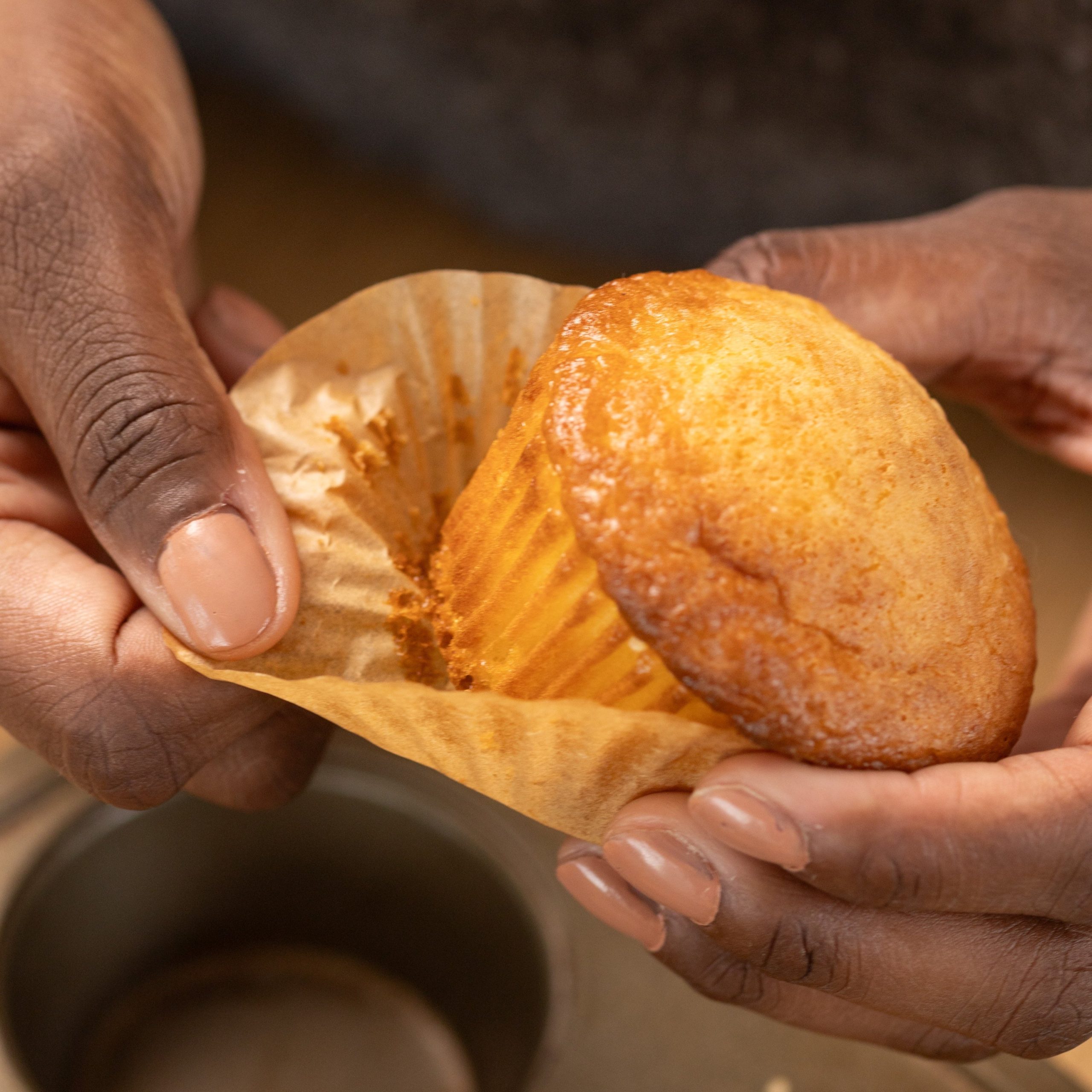 FC25823FSCCertifiedBakingCups_LS2.jpg