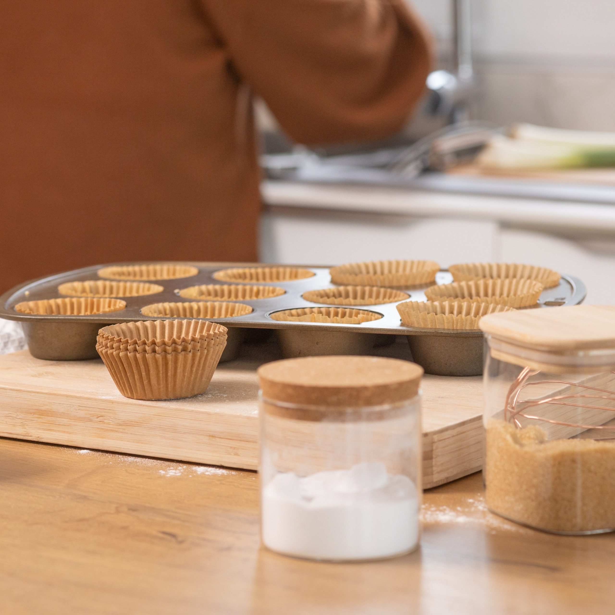 FC25823FSCCertifiedBakingCups_LS5.jpg