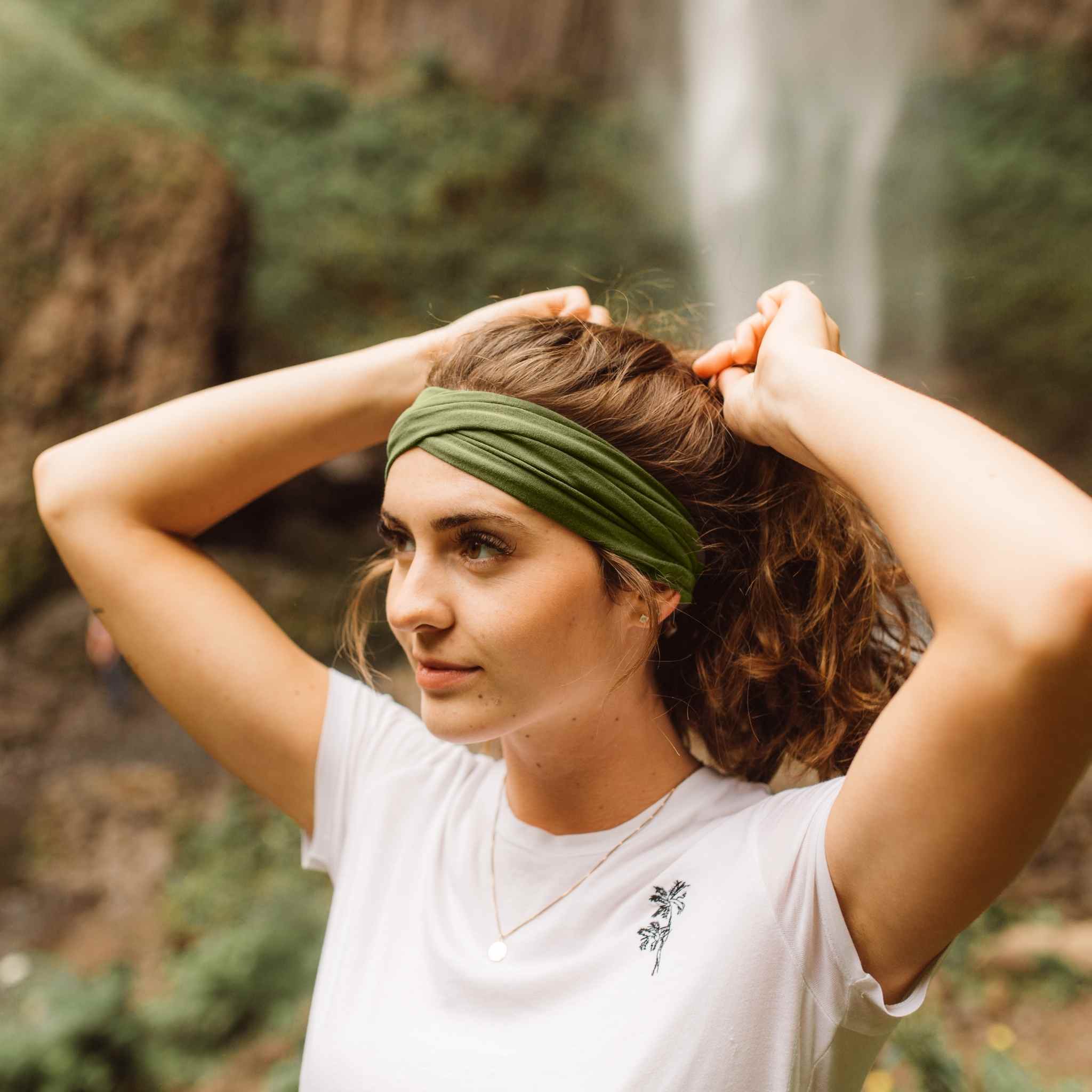 KOOSHOO_1100ENSOBR_Twist_Headband_Olive_Branch_LIFESTYLE1.jpg