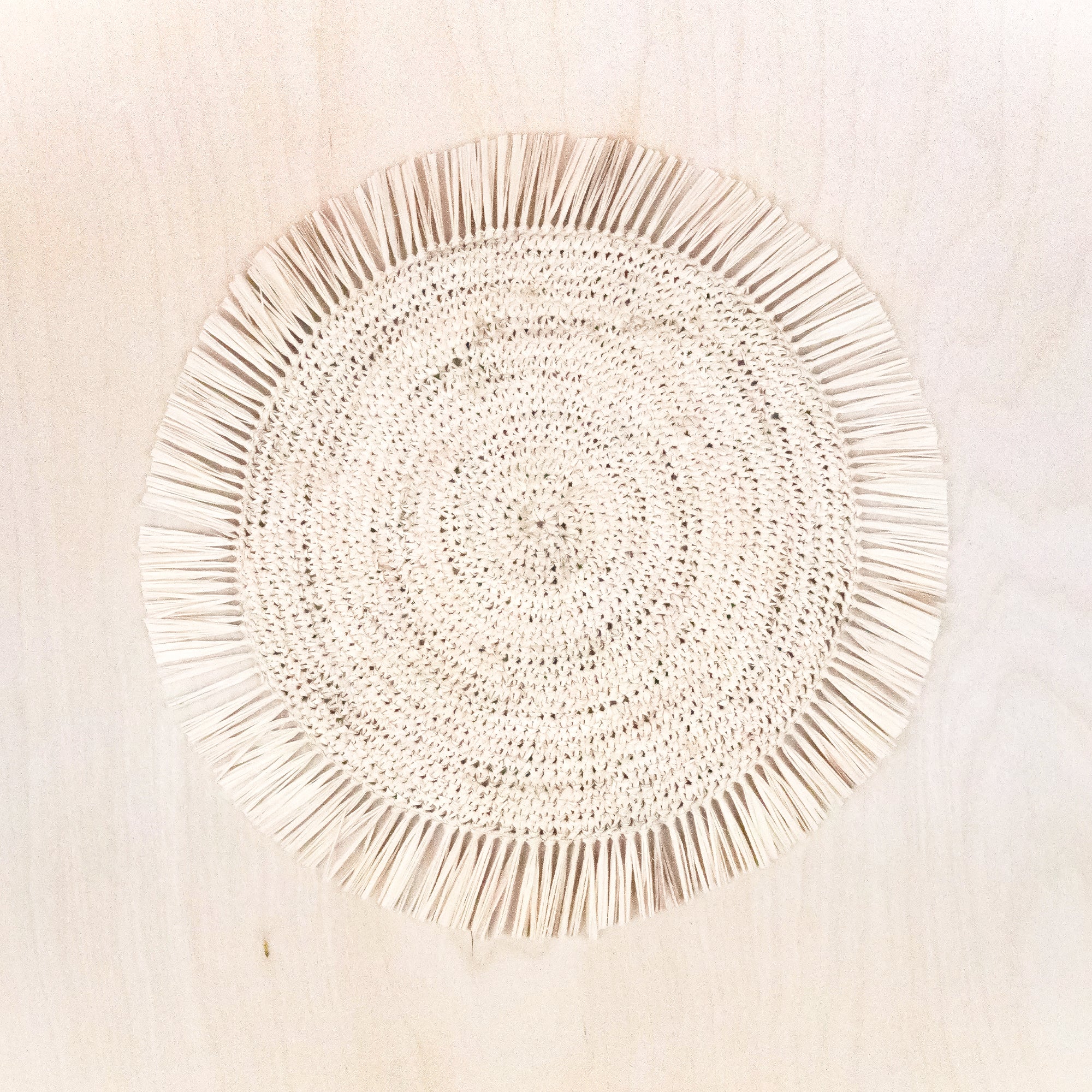 LIKHA_380017_Raffia-Fringe-Placemats-s2_Natural-2.jpg