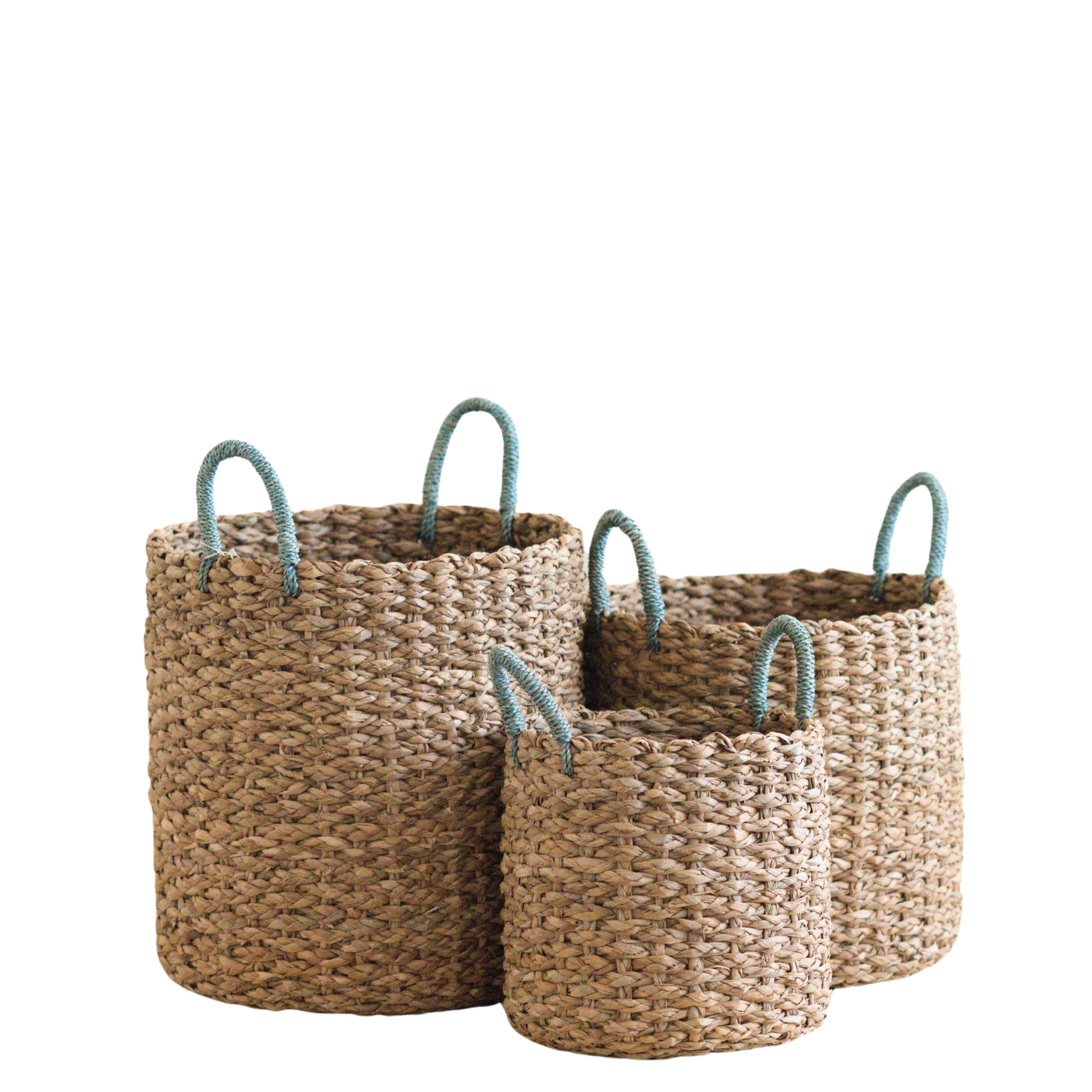 LIKHA_80012_Seagrass-Cylinder-Baskets-s3.png