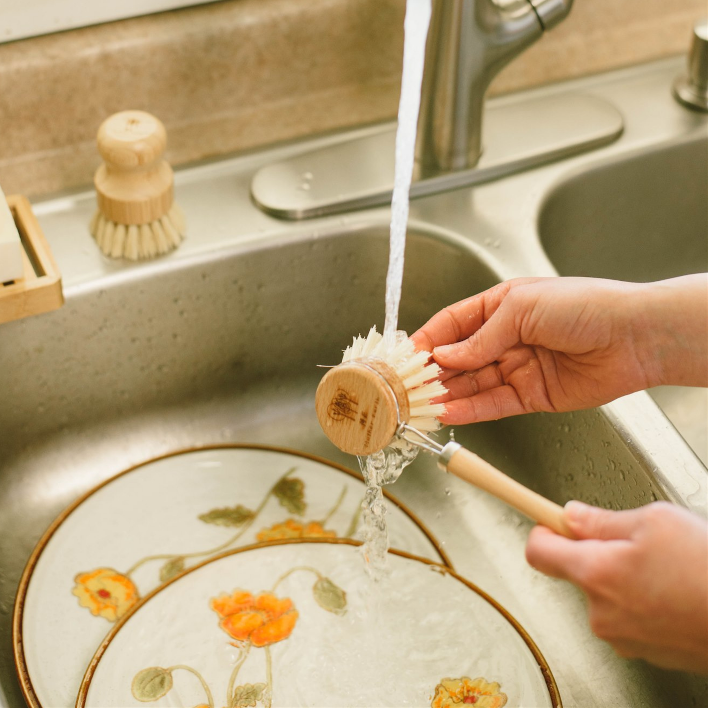 MME_SisalKitchenBrush_Lifestyle3.png