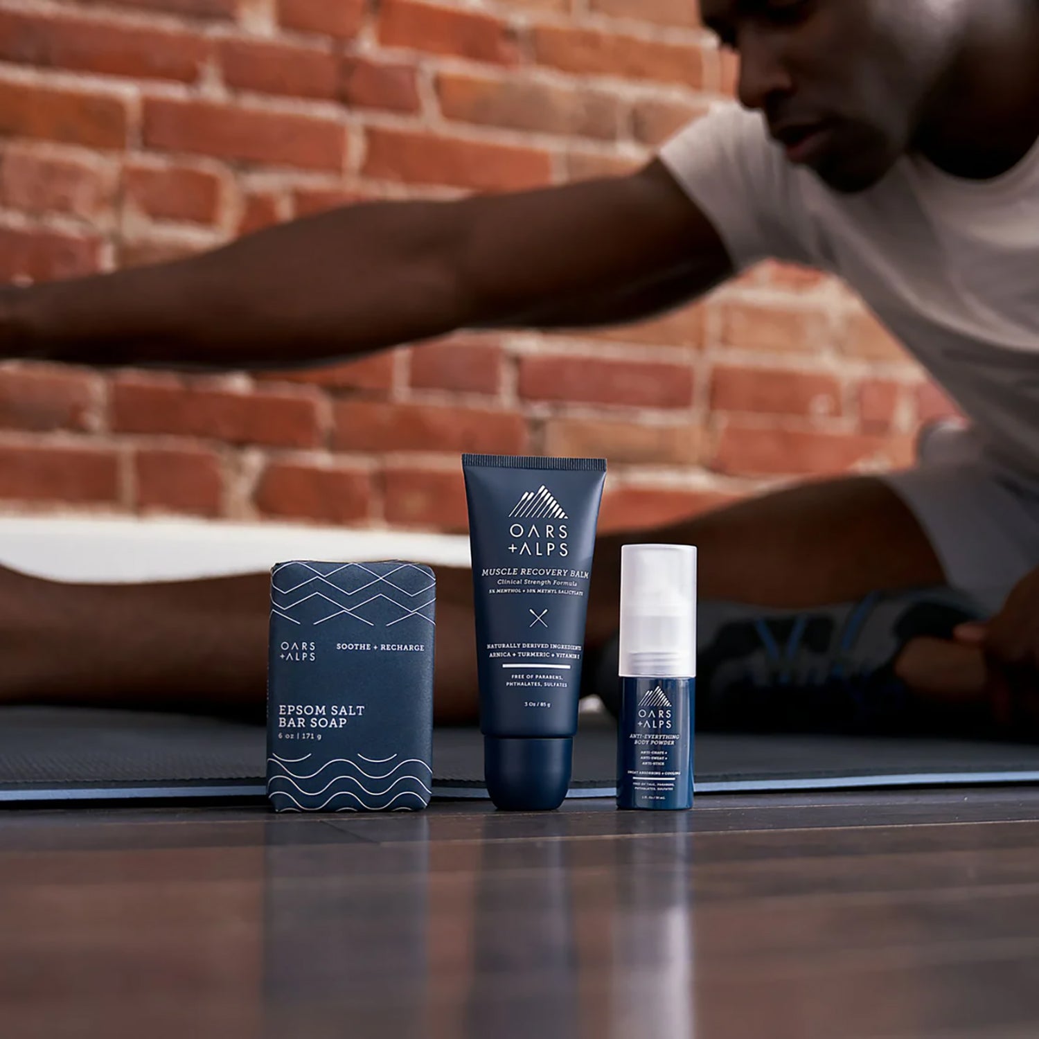 OarsAlps_AEBodyPowder_lifestyle_3.jpg