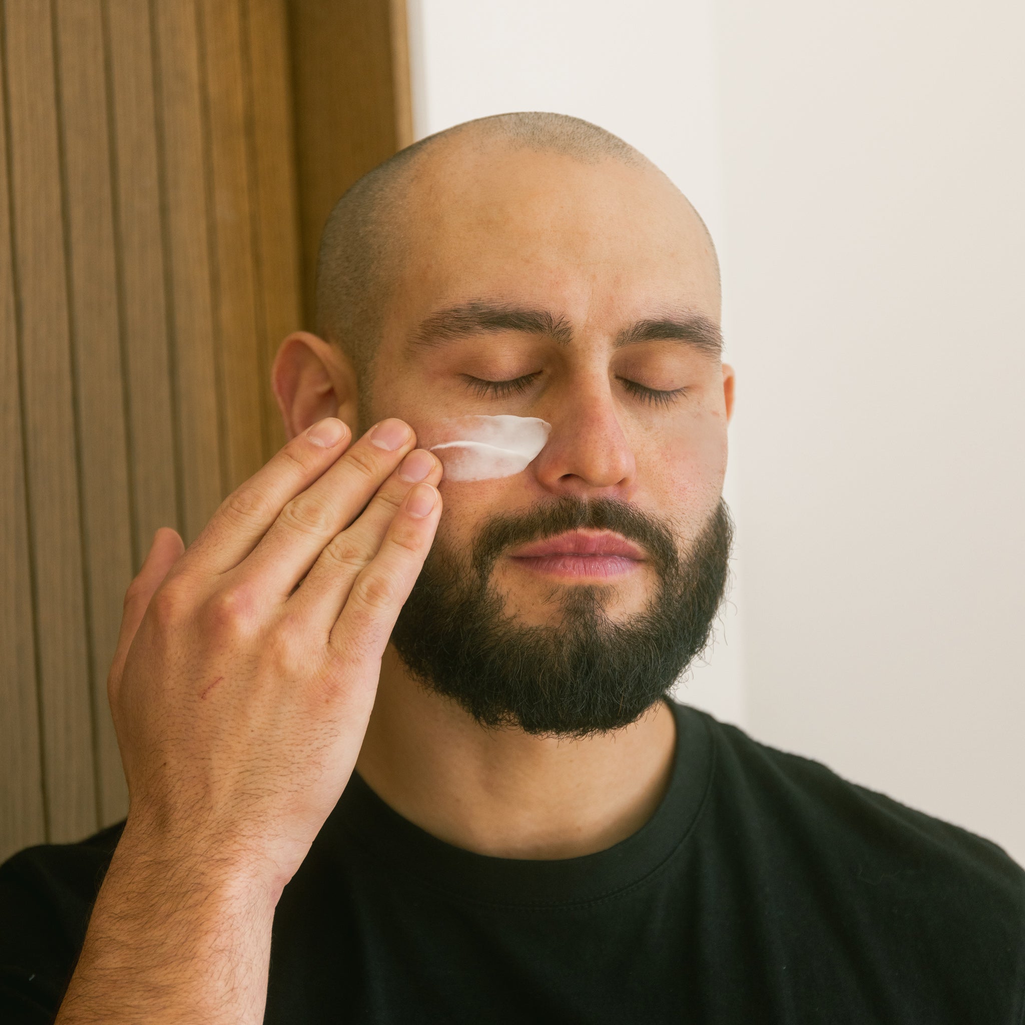 OarsAlps_FaceEyeCream_lifestyle_5.jpg