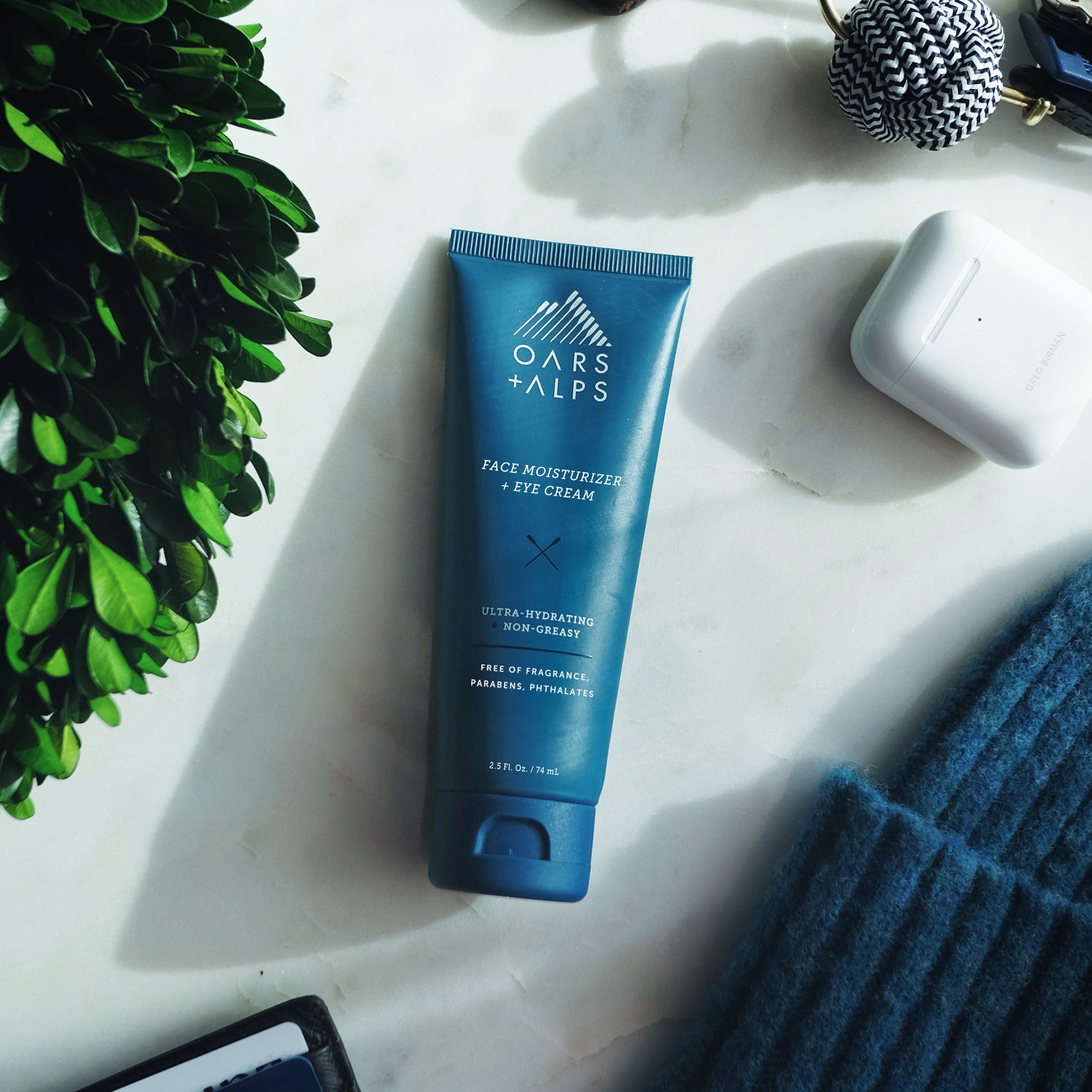OarsAlps_FaceEyeCream_lifestyle_7.jpg