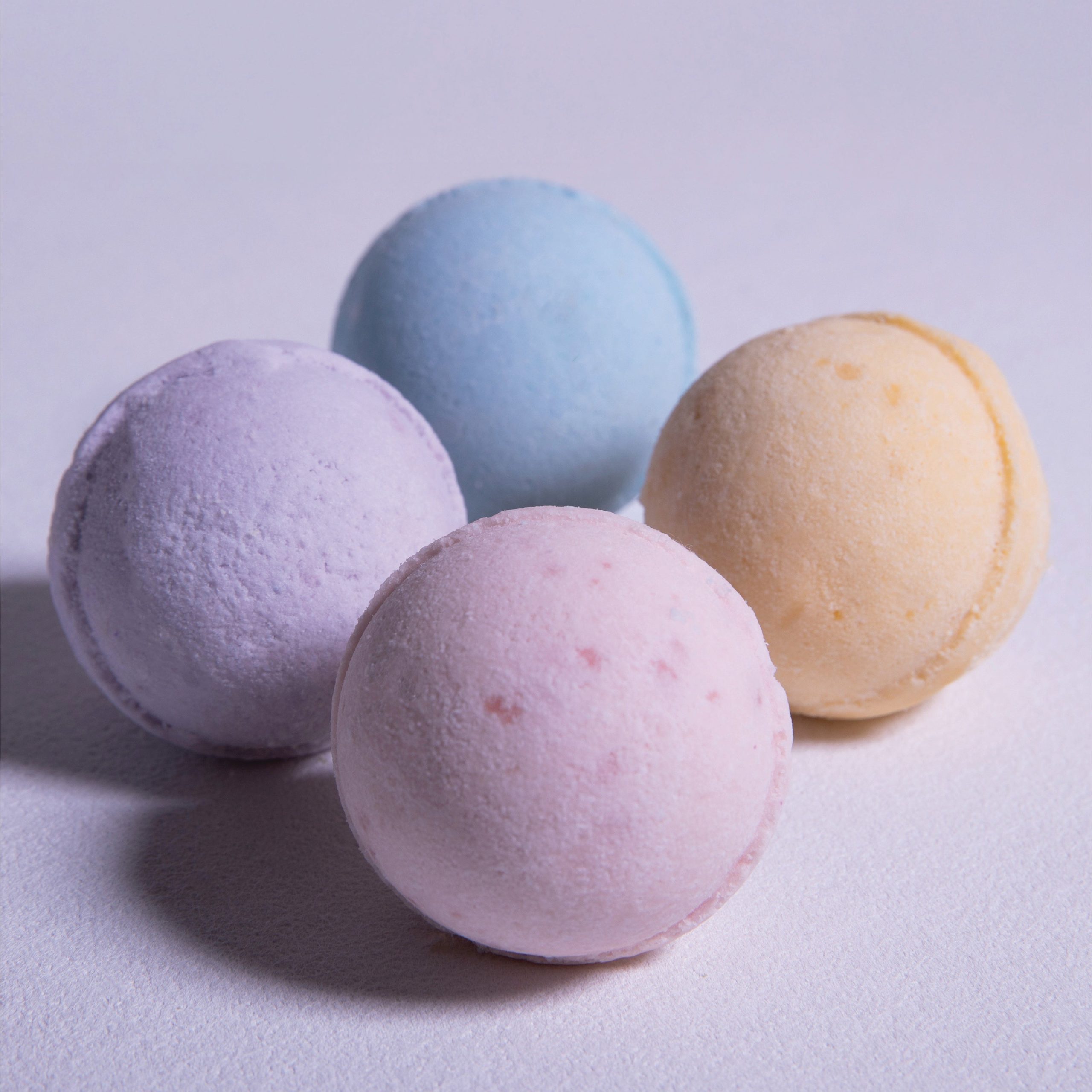 Pacha_ClassicBathBombSet_Classic_Lifestyle_2.jpg