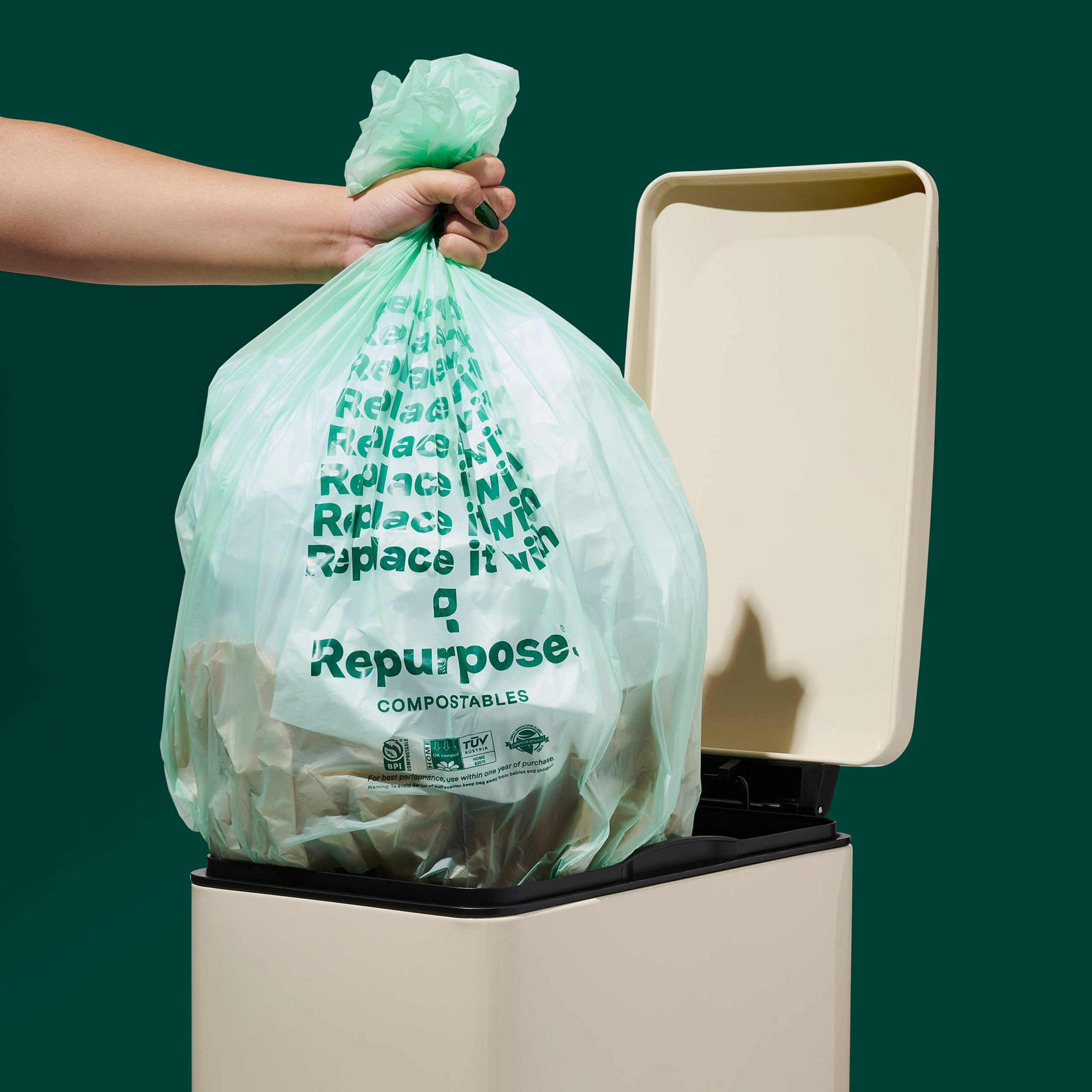 Repurpose_ScentedTallKitchenBags12ct13gal_CompostableLavender_Lifestyle_2.jpg