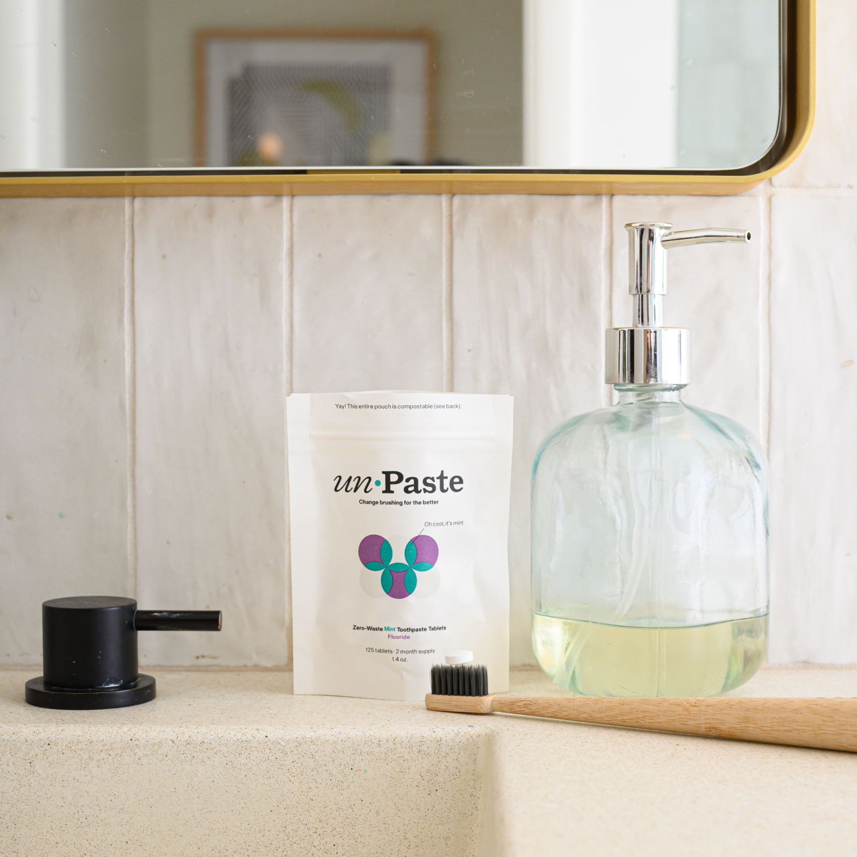 Unpaste_FluorideToothpasteTablets_Mint_125count_lifestyle1.png
