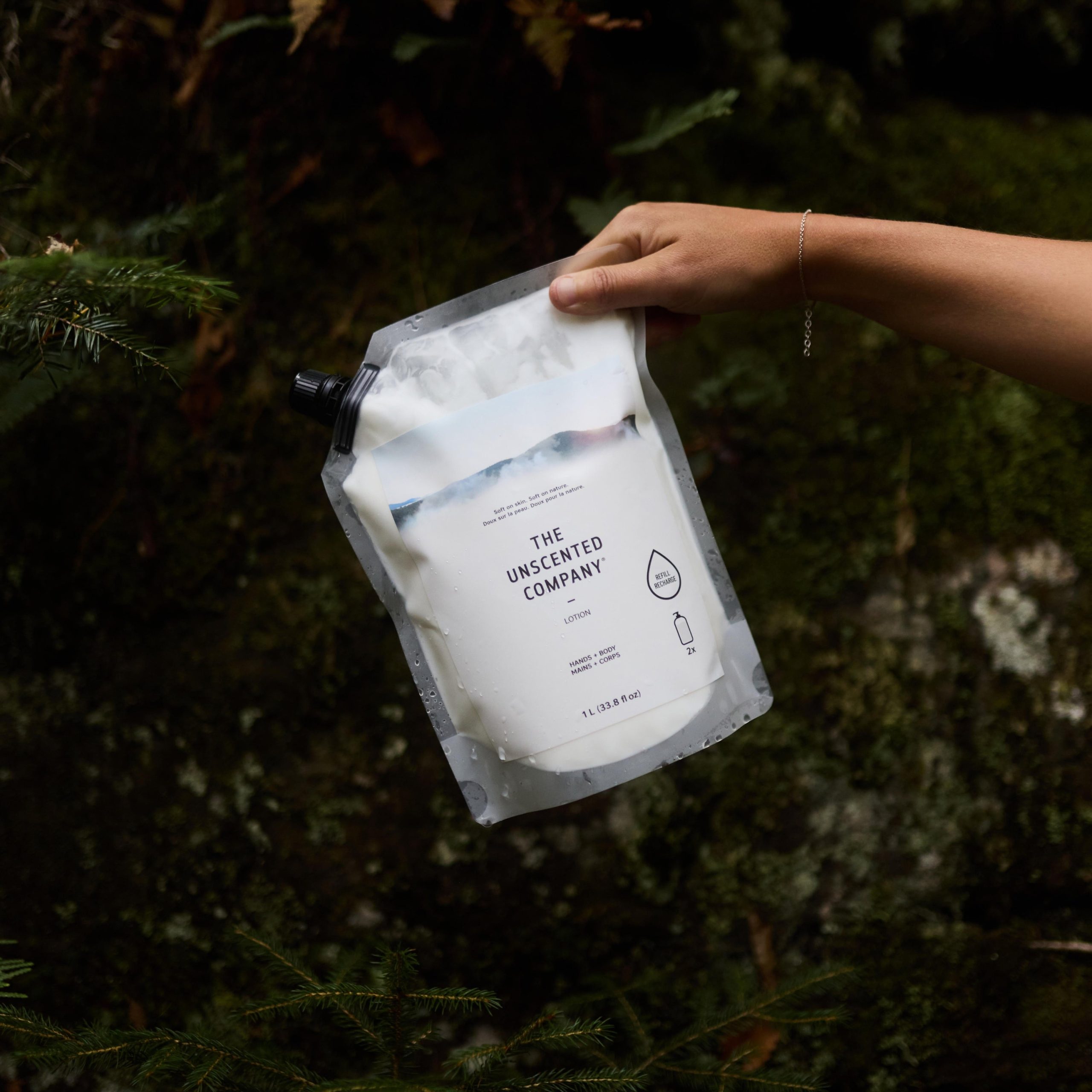UnscentedCompany_Lotion_1L_Lifestyle_1.jpg