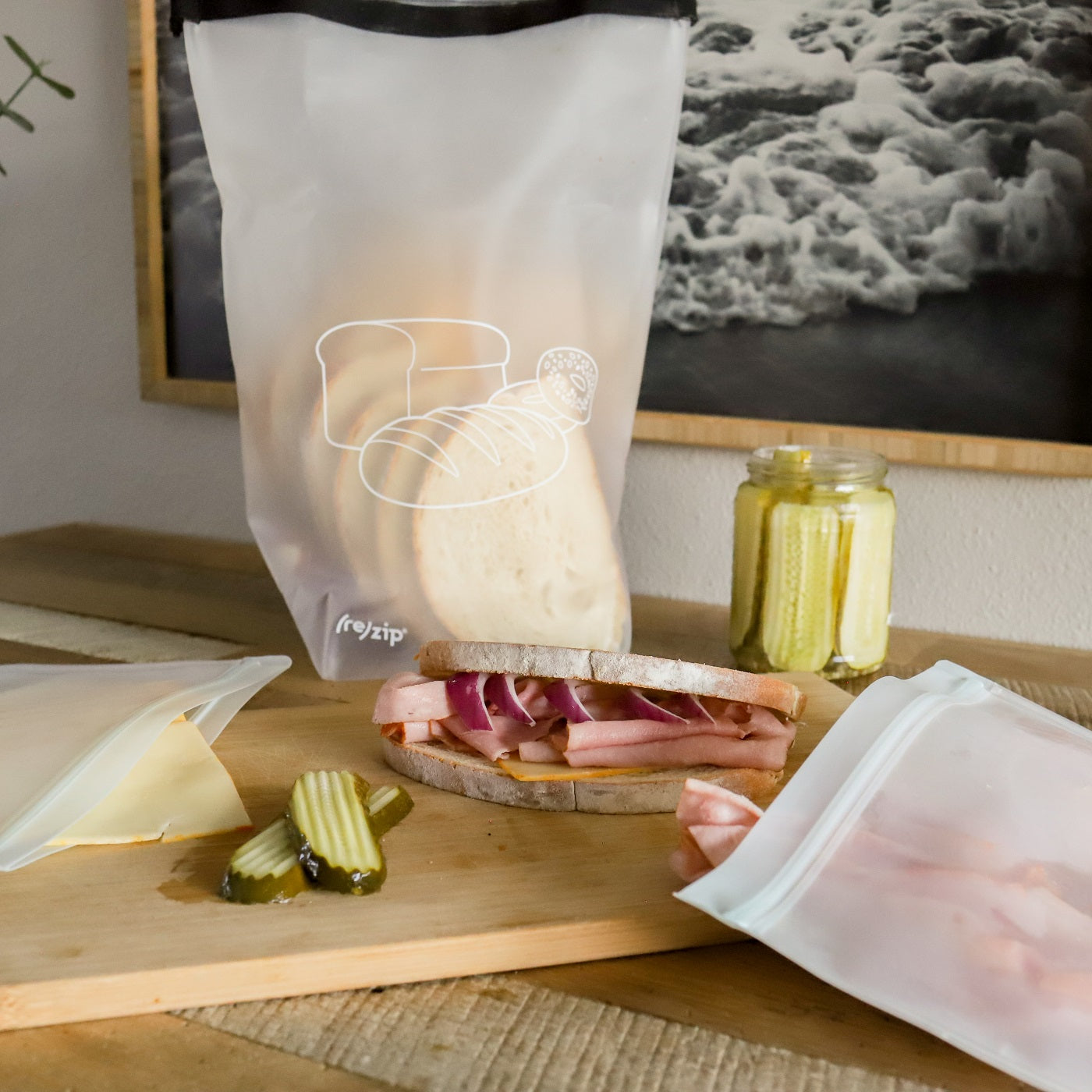 re_zip_ReusableBread_PantryRollTopBag_Clear_39Cups_Lifestyle3.jpg